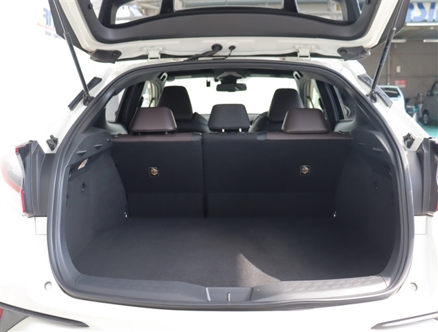 Toyota C-HR 10