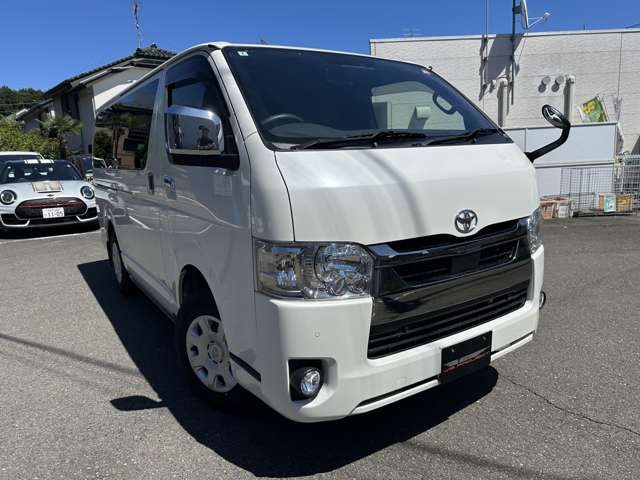 Toyota Hiace Van 11
