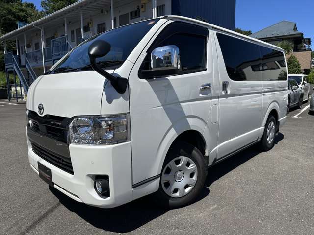 Toyota Hiace Van 10