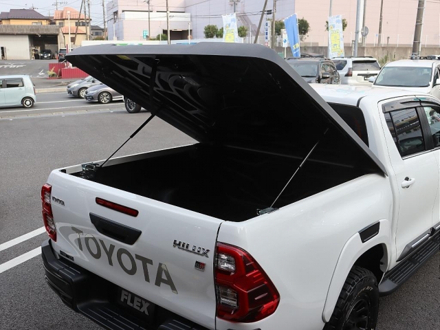 Toyota Hilux 9