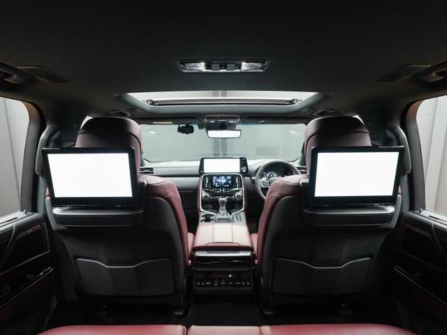 Lexus LX 8