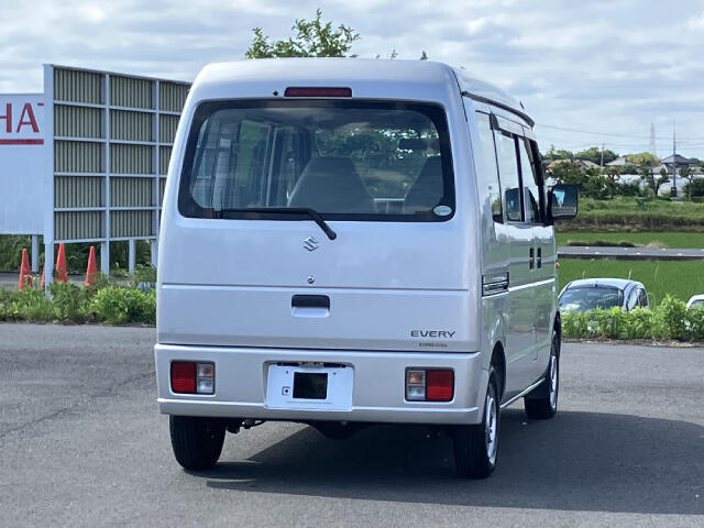 Suzuki Every 8