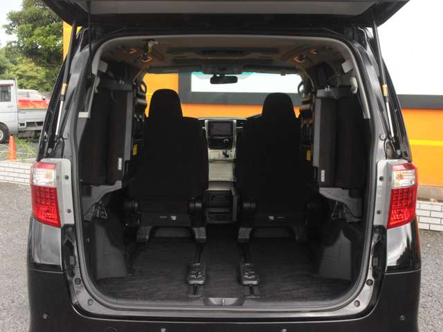 Toyota Alphard 12