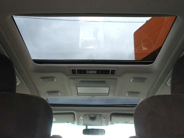 Toyota Alphard 4
