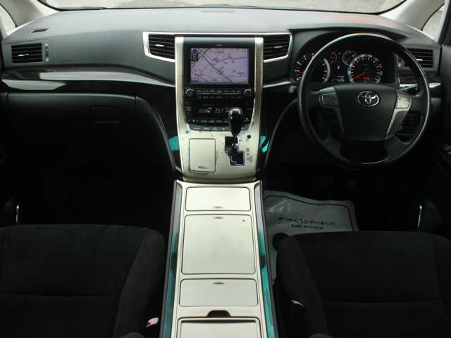 Toyota Alphard 5