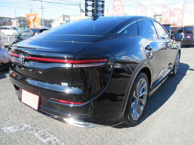 Toyota Crown Crossover 6