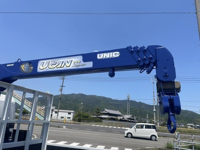 Mitsubishi Fuso Canter 9