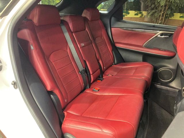 Lexus RX 9
