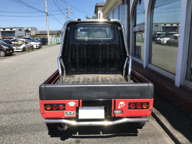 Daihatsu Midget II 7