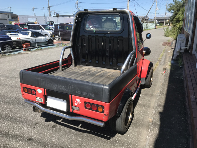 Daihatsu Midget II 8