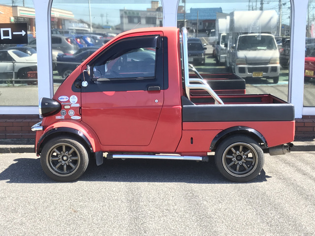 Daihatsu Midget II 9