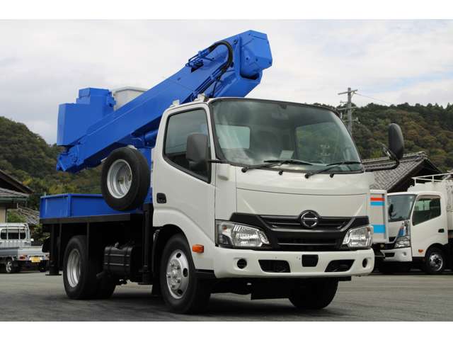 Hino Dutro 11