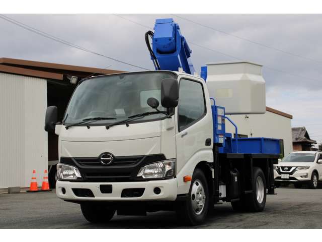 Hino Dutro 12