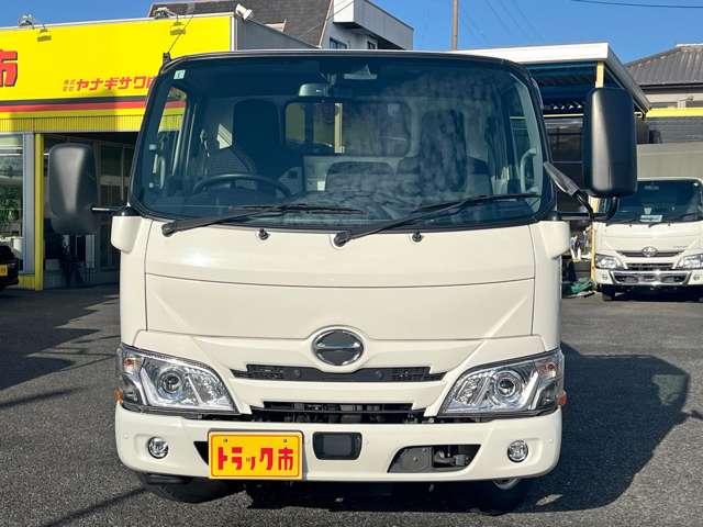 Hino Dutro 2