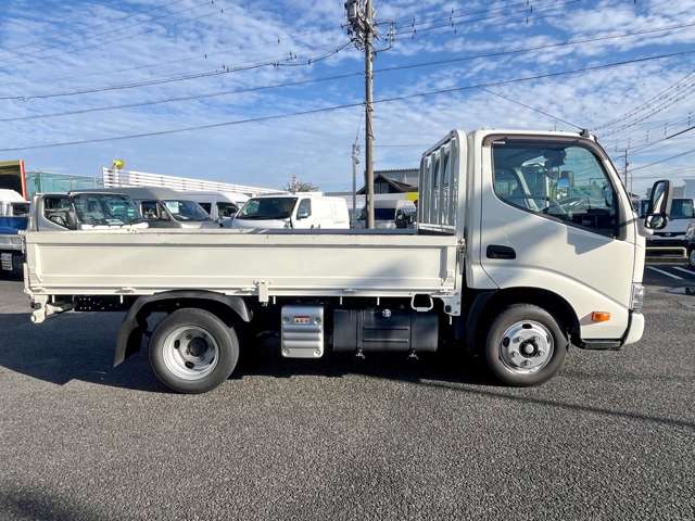 Hino Dutro 4