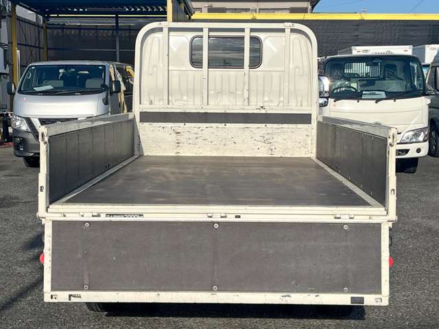 Hino Dutro 7