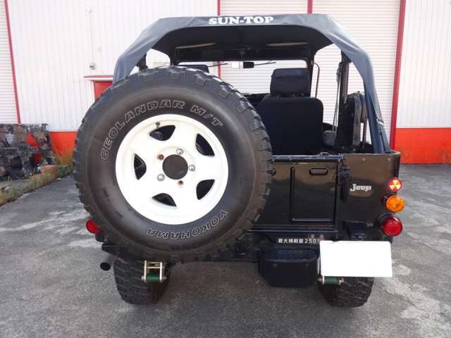 Mitsubishi Jeep 4