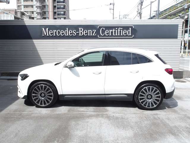 Mercedes-Benz GLA-Class 11