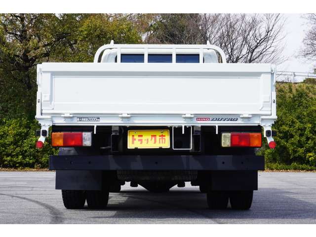 Hino Dutro 8