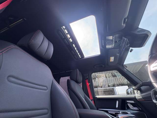 Mercedes-Benz G-Class 12