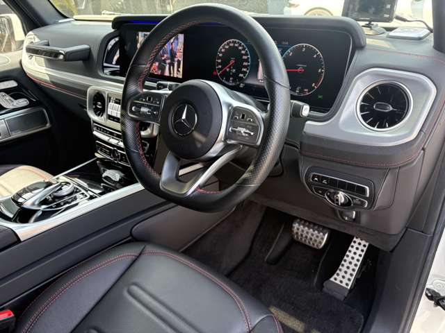 Mercedes-Benz G-Class 8