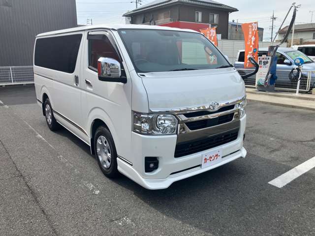 Toyota Hiace Van 4