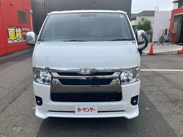 Toyota Hiace Van 5