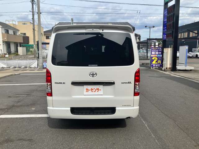 Toyota Hiace Van 8