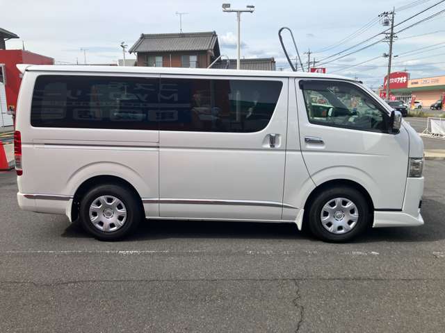 Toyota Hiace Van 10