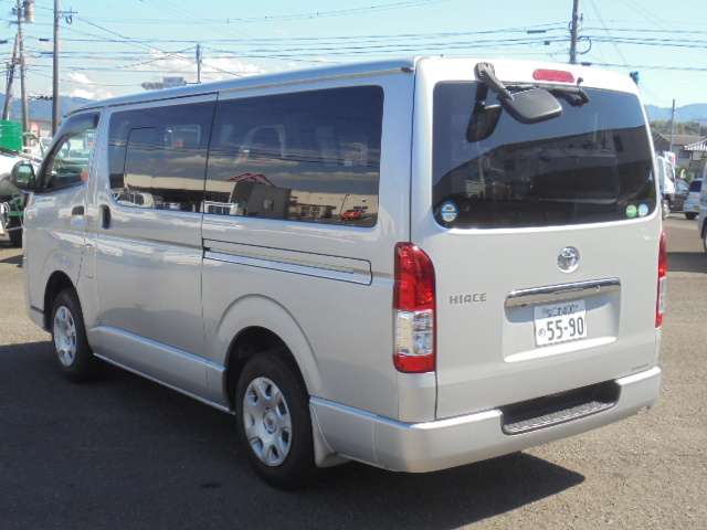 Toyota Hiace Van 12