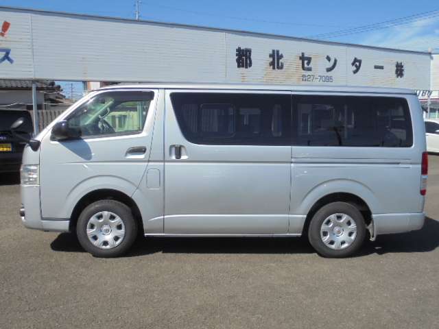 Toyota Hiace Van 2