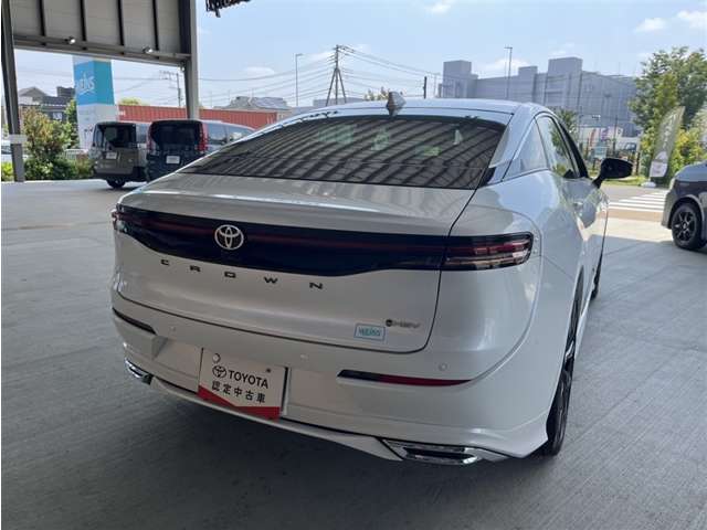 Toyota Crown Crossover 6