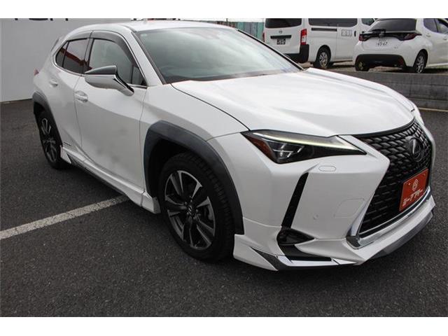Lexus UX 8