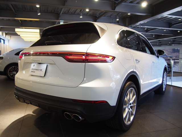 Porsche Cayenne 8