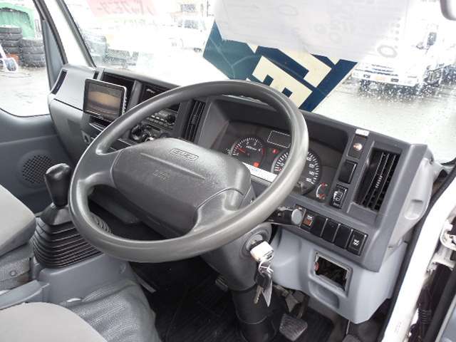 Isuzu Elf 11