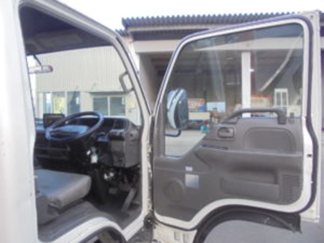 Isuzu Elf 12