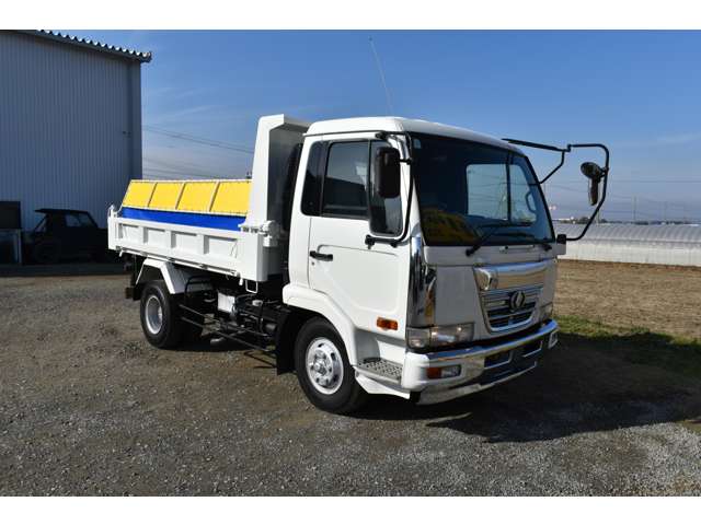 UD Trucks Condor 9