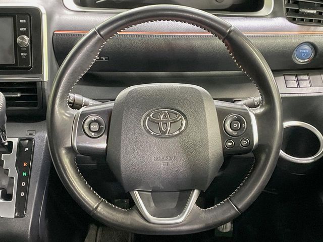 Toyota Sienta 13