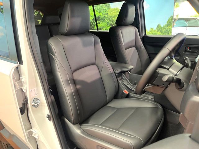 Toyota Land Cruiser FJ 11