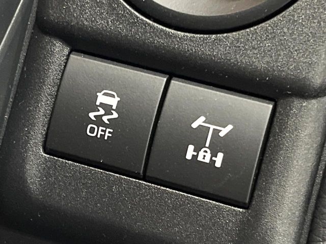 Toyota Land Cruiser FJ 8