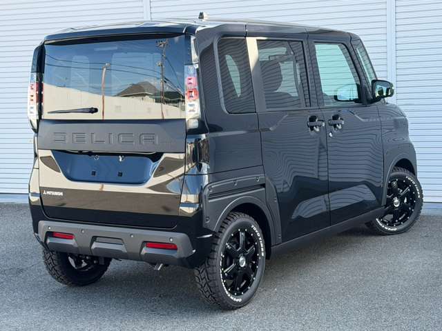 Mitsubishi Delica Mini 11