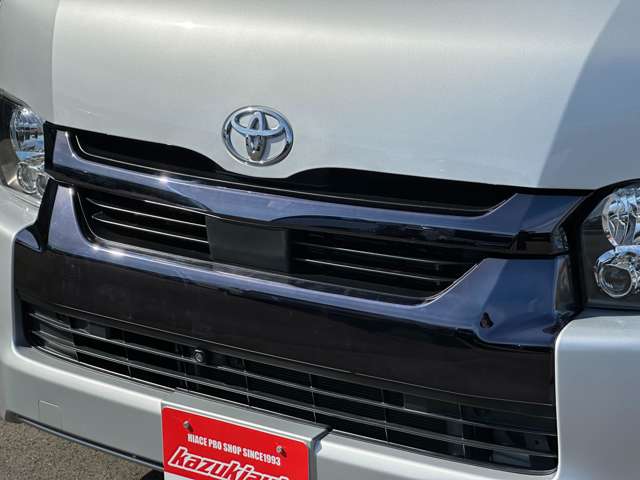 Toyota Hiace Van 4