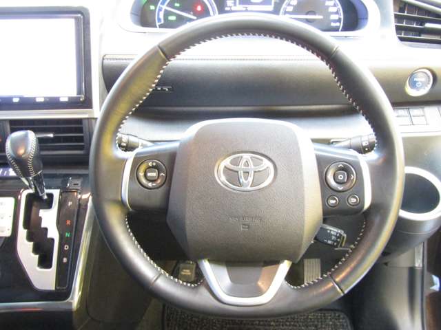 Toyota Sienta 5