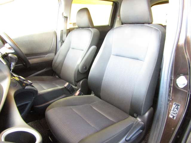 Toyota Sienta 6