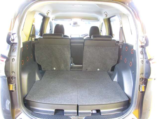 Toyota Sienta 8