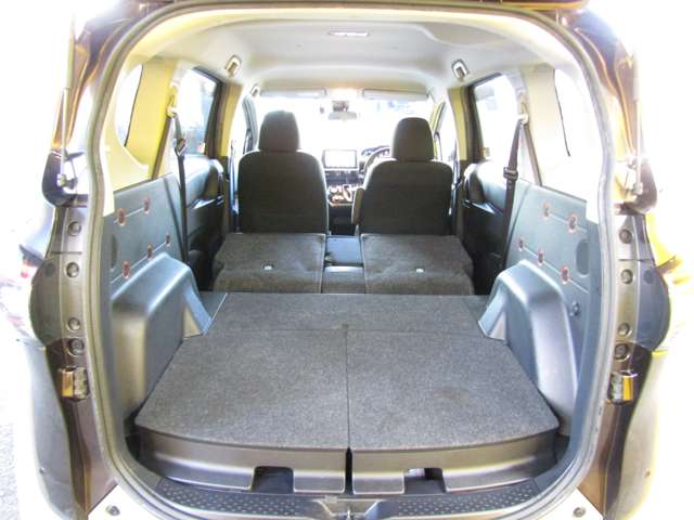 Toyota Sienta 9