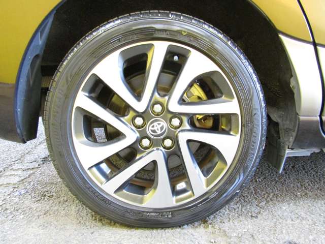 Toyota Sienta 10