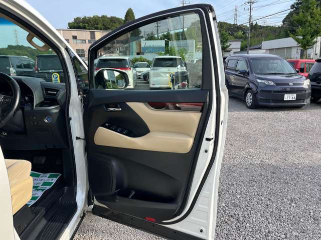 Toyota Alphard 5