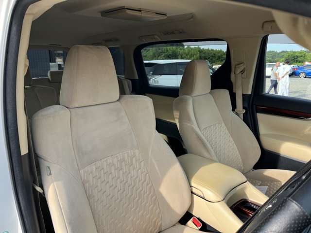 Toyota Alphard 8