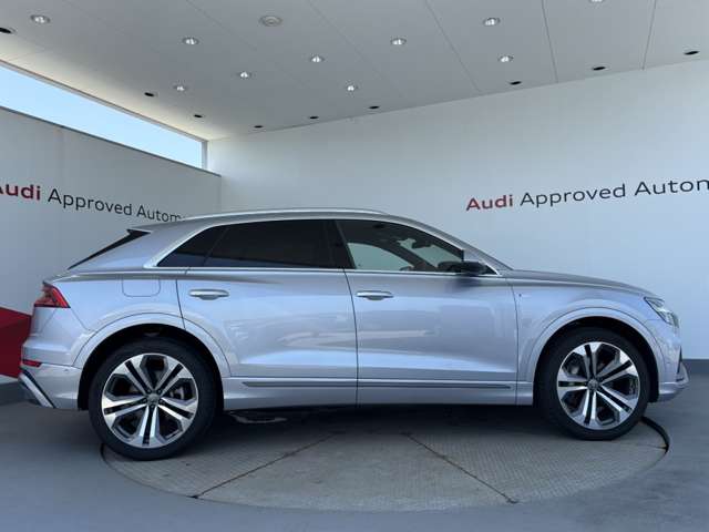 Audi Q8 5